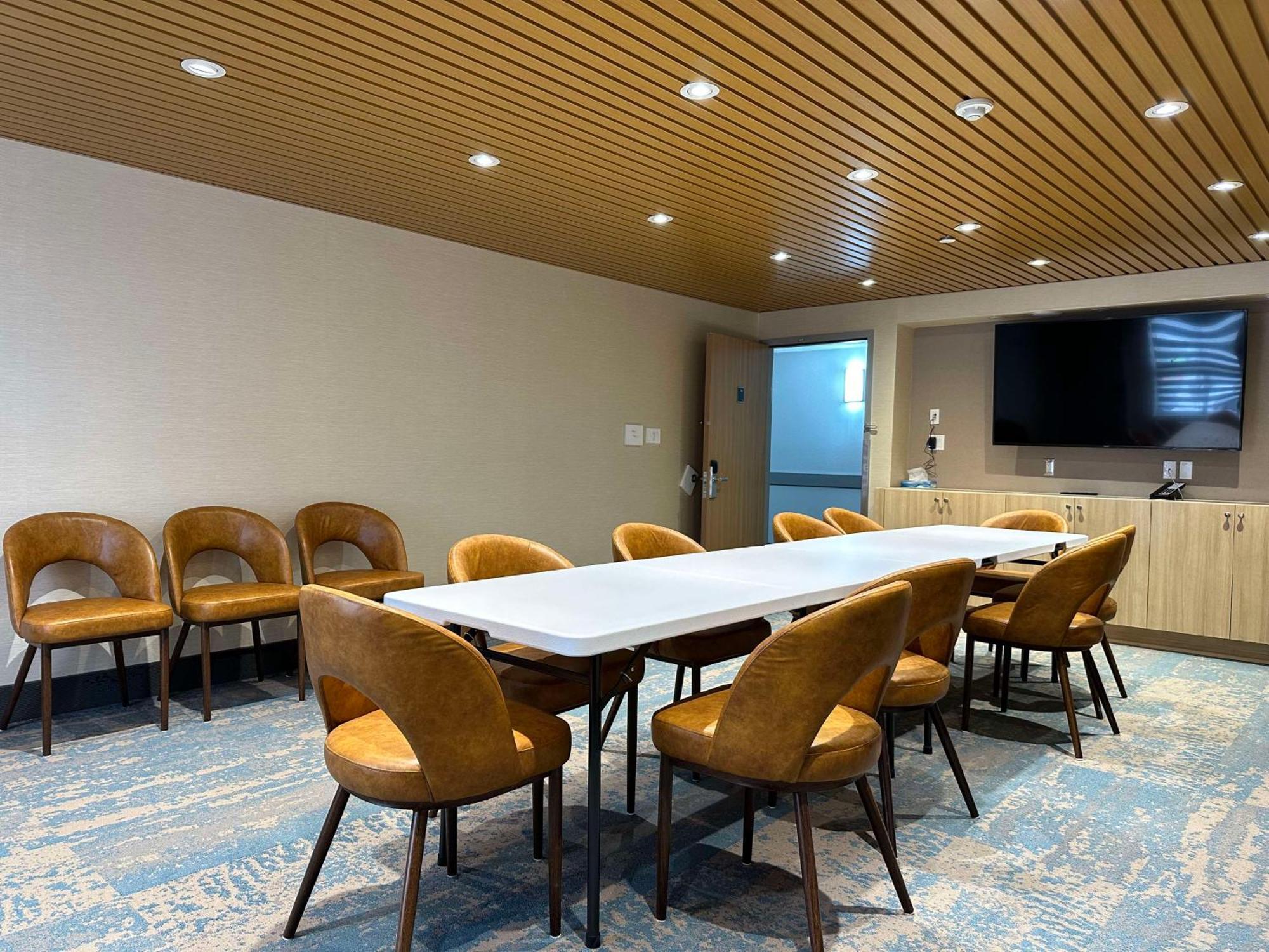 Hotel Surestay By Western 2*